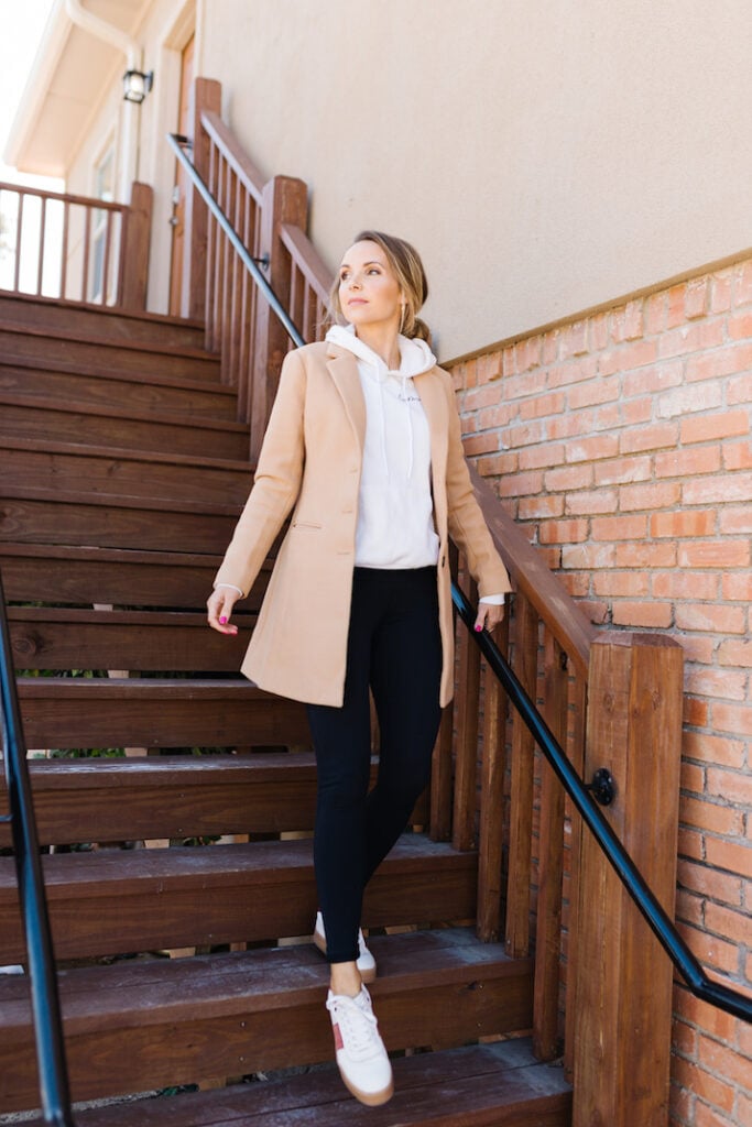 graphic sweatshirt with leggings and coat