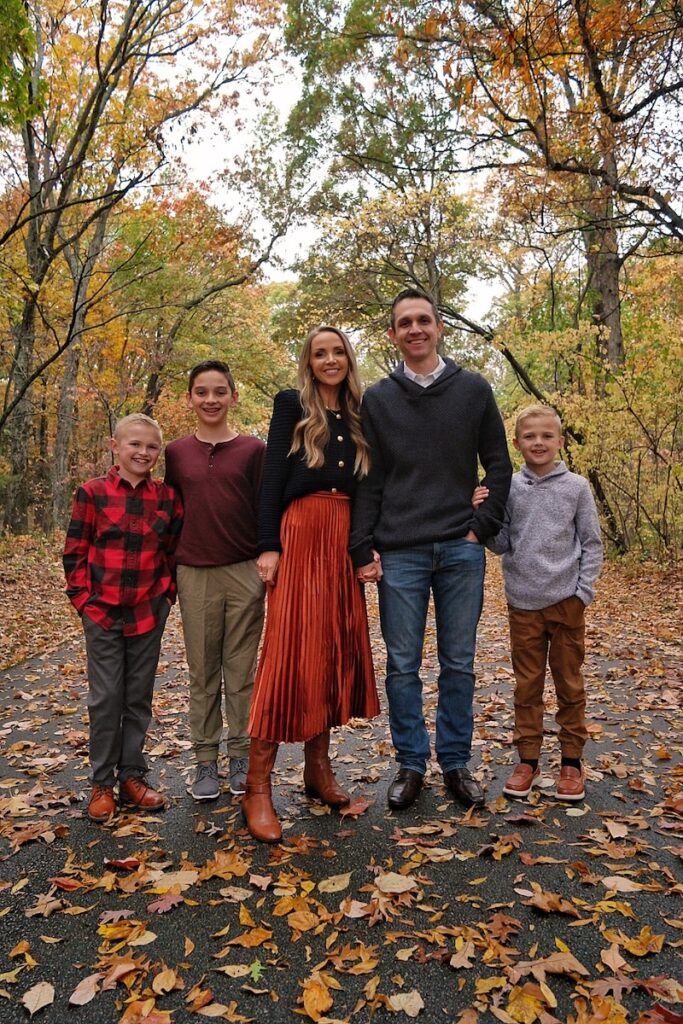 family picture fall leaves